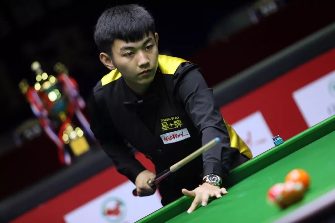 这一动作背 这一动作背