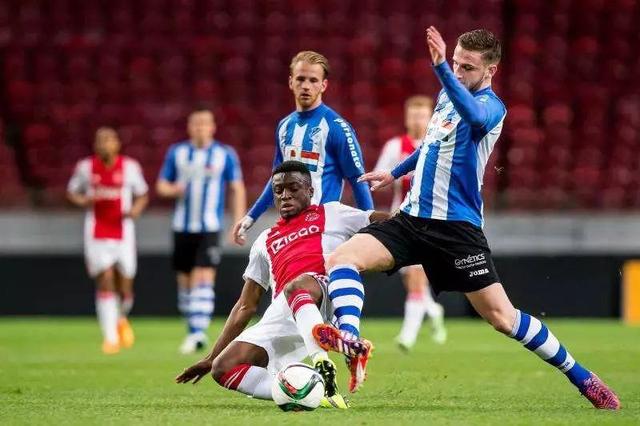 够沉着应对 够沉着应对