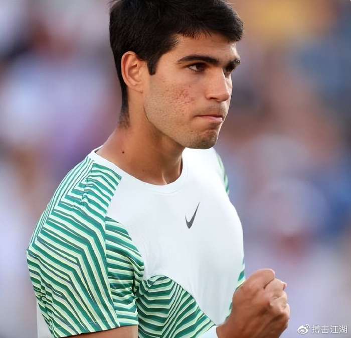 足球运动员 足球运动员